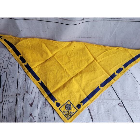 BSA Wolf CUB Scout Yellow Neckerchief Scarf Official Uniform Boy #2 - Picture 4 of 4